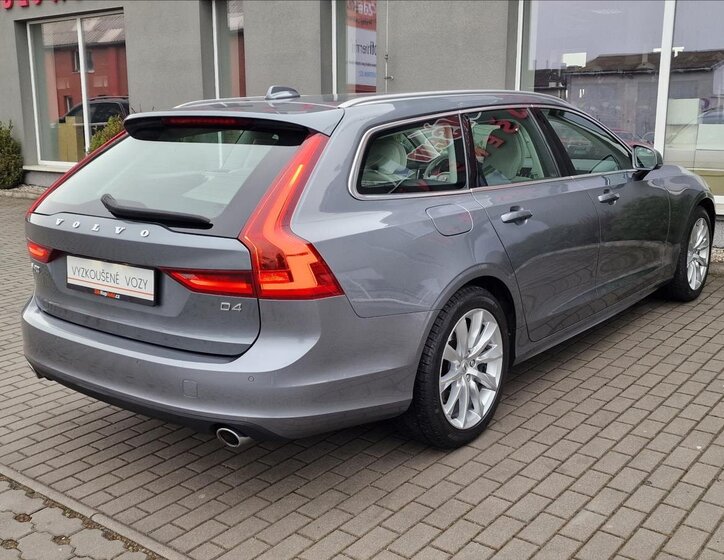 Volvo V90 Kombi 2,0 l 140 kw