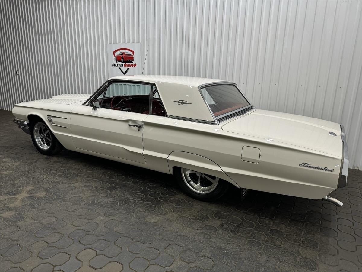 Ford Thunderbird Kupé 6,4 l 224 kw
