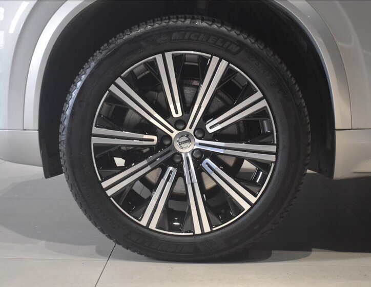 Volvo XC90 SUV / Terénní 2,0 l 173 kw