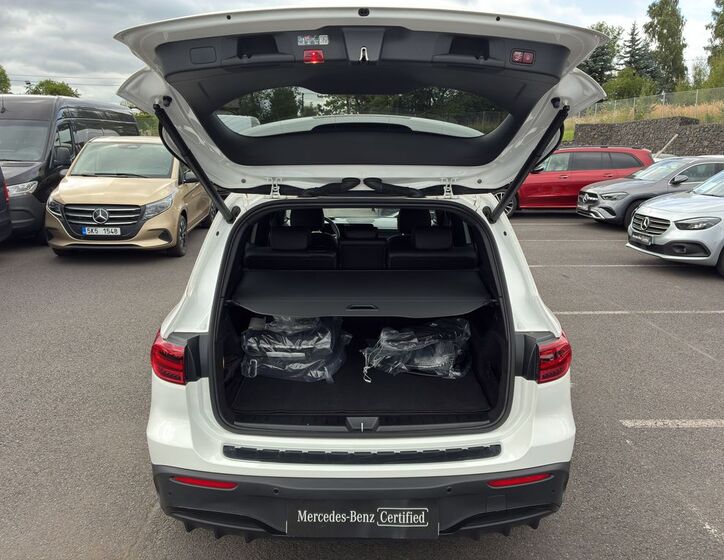 Mercedes-Benz EQB 10