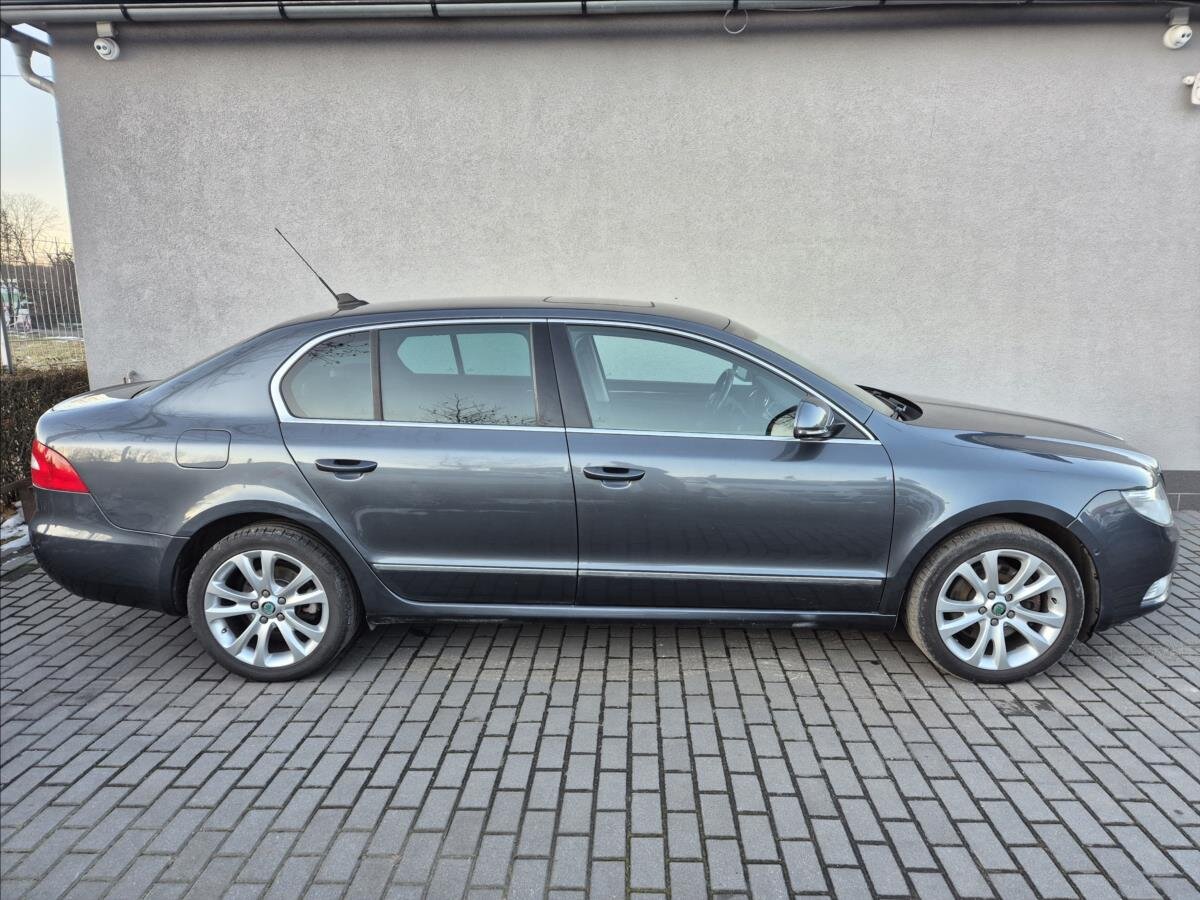 Škoda Superb Sedan / Limuzína 2,0 l 125 kw