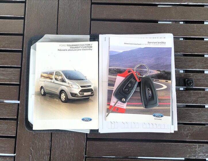 Ford Tourneo Custom MPV 2,0 l 125 kw
