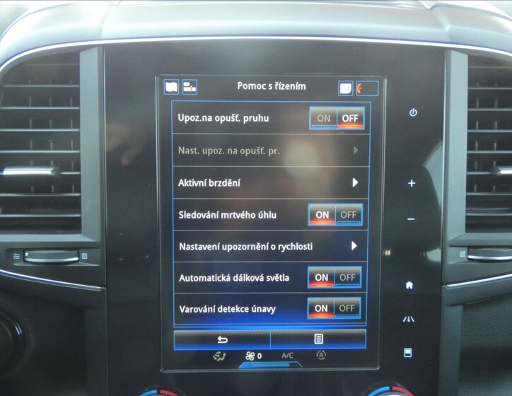 Renault Koleos SUV / Terénní 2,0 l 130 kw