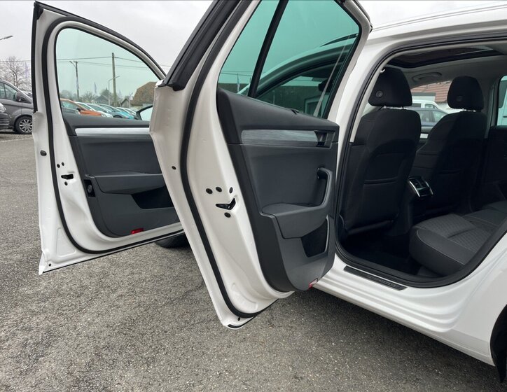 Škoda Superb Kombi 2,0 l 110 kw