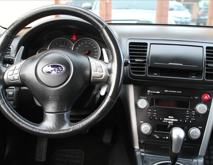 Subaru Legacy Kombi 2,0 l 121 kw