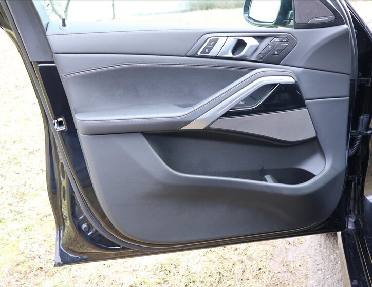 BMW X6 SUV 3,0 l 210 kw