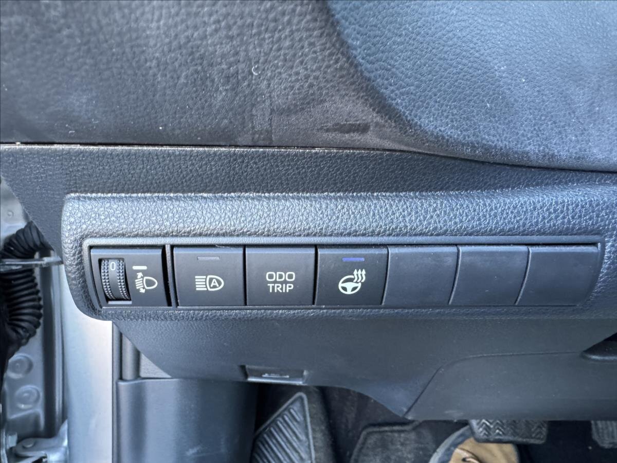 Toyota Corolla Sedan 1,5 l 92 kw