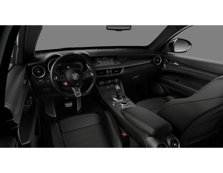 Alfa Romeo Stelvio 5