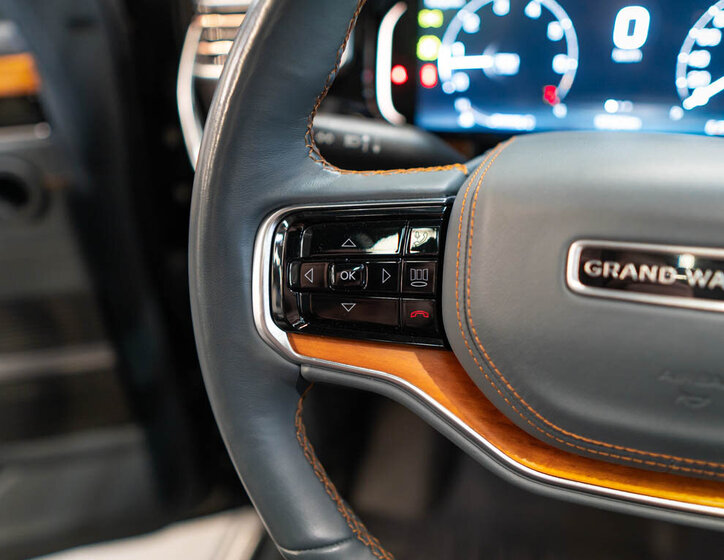 Jeep Grand Wagoneer SUV 6,4 l 351 kw