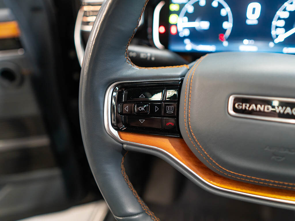 Jeep Grand Wagoneer SUV 6,4 l 351 kw