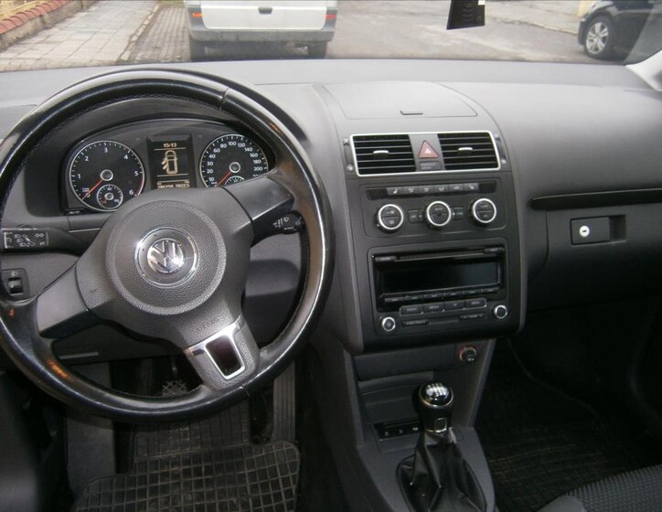 Volkswagen Touran Kombi 1,6 l 77 kw