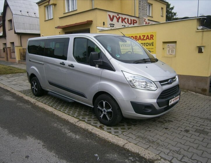 Ford Tourneo Custom Kombi 2,2 l 114 kw