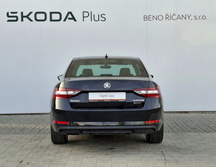 Škoda Superb 21