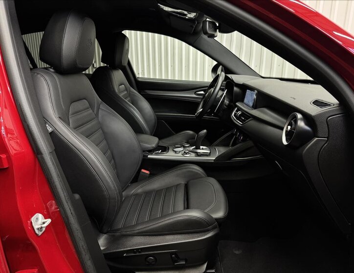 Alfa Romeo Stelvio SUV / Terénní 2,1 l 154 kw