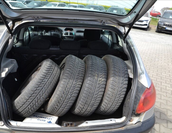 Peugeot 206 Hatchback 1,4 l 50 kw