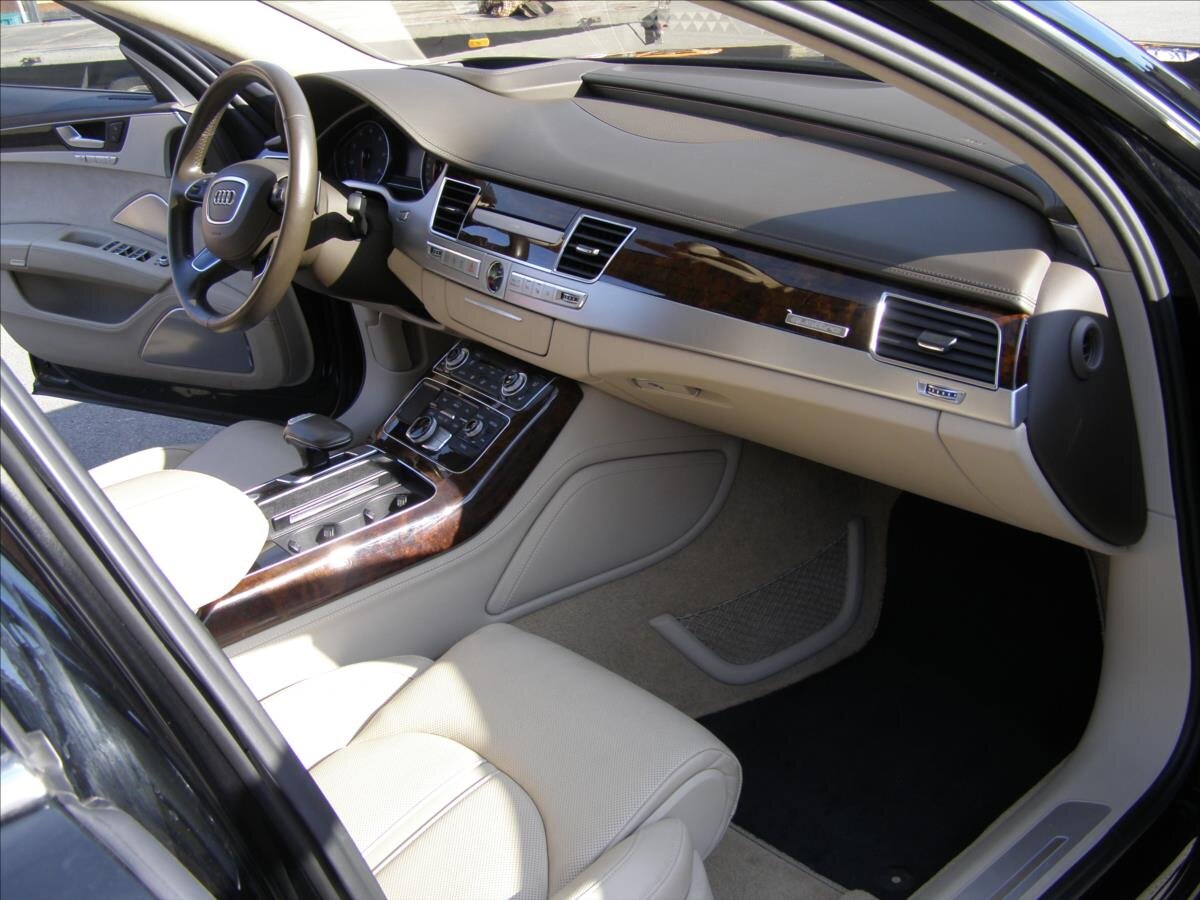 Audi A8 Sedan / Limuzína 6,3 l 368 kw