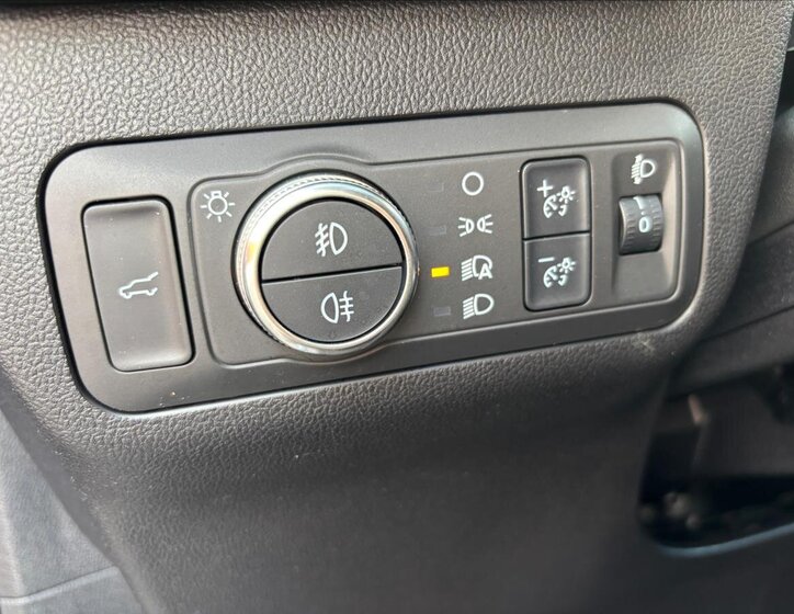 Ford Kuga SUV / Terénní 2,0 l 88 kw