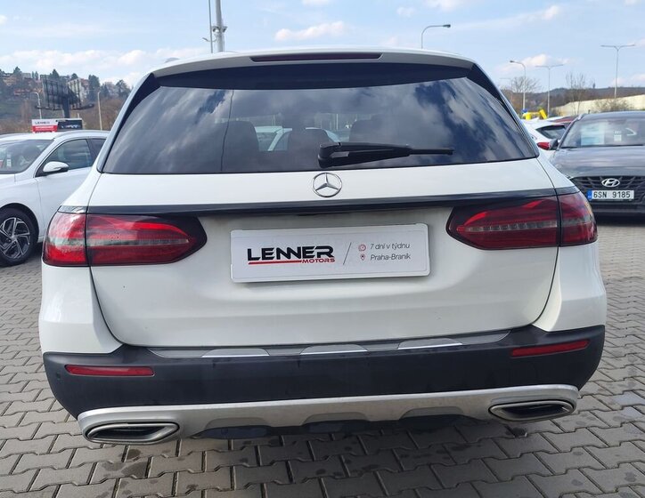Mercedes-Benz Třídy E Kombi 2,0 l 143 kw