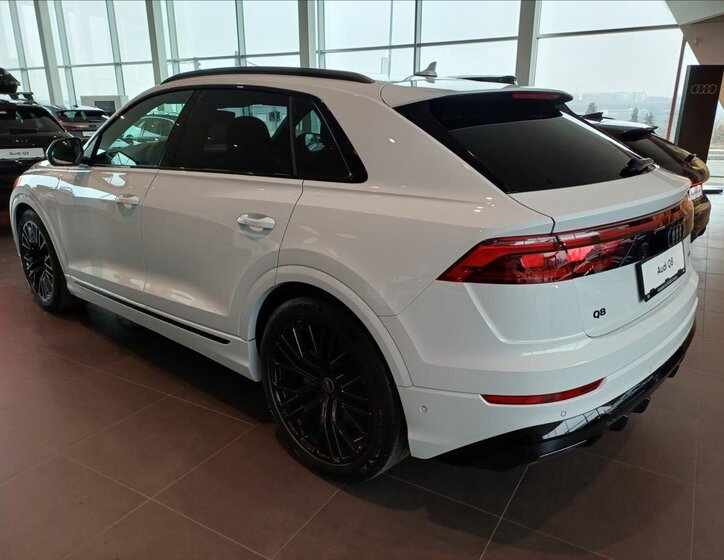 Audi Q8 SUV 3,0 l 210 kw