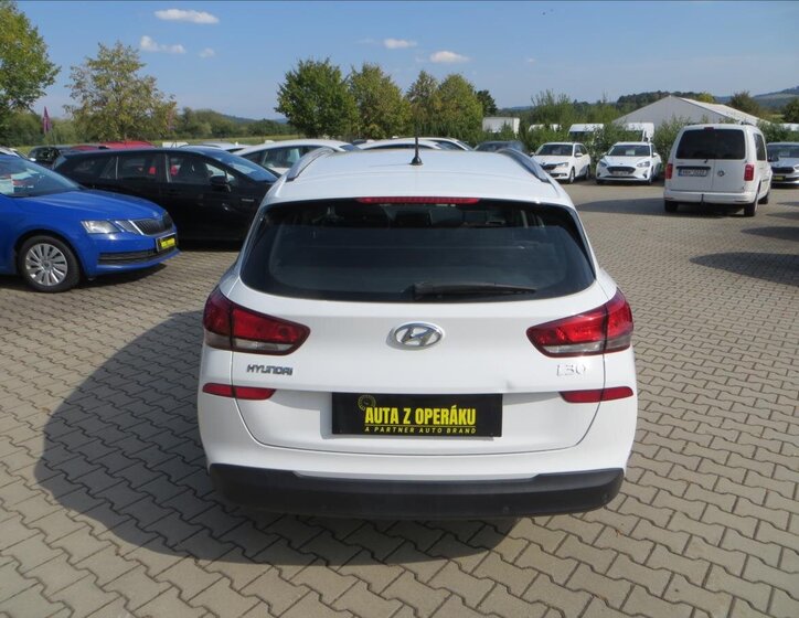 Hyundai i30 Kombi 1,6 l 85 kw