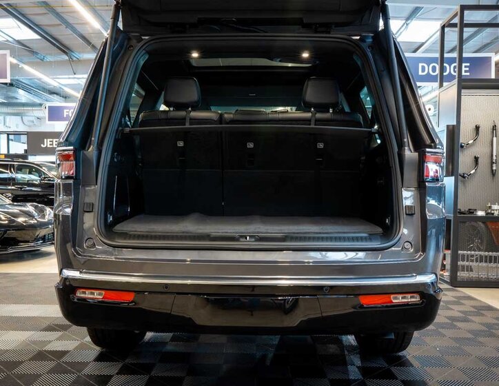 Jeep Wagoneer SUV / Terénní 5,7 l 292 kw