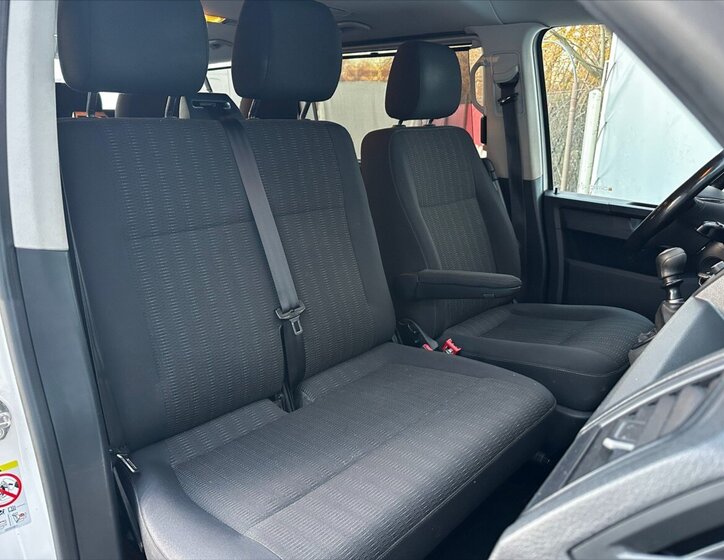 Volkswagen Caravelle 15