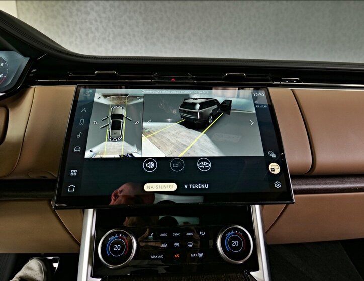 Land Rover Range Rover SUV 4,4 l 390 kw