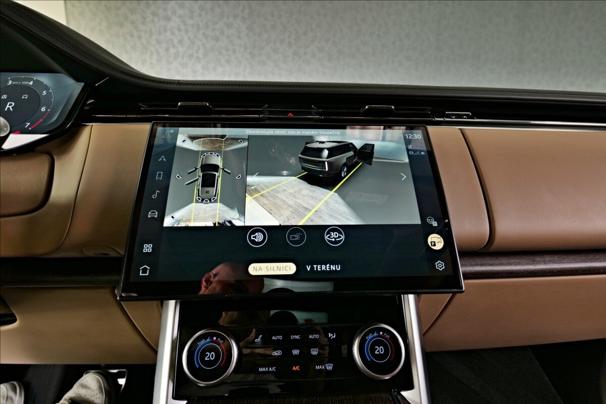 Land Rover Range Rover SUV 4,4 l 390 kw