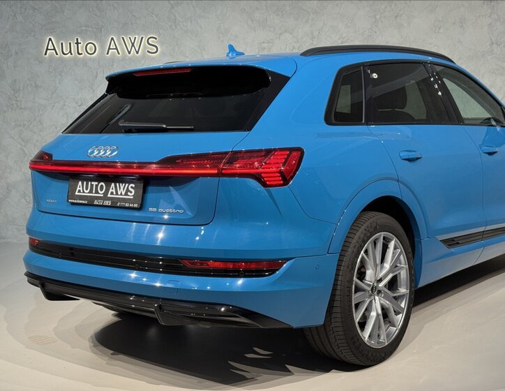 Audi e-tron SUV 0,0 300 kw