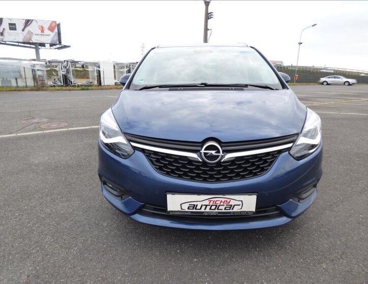 Opel Zafira 8