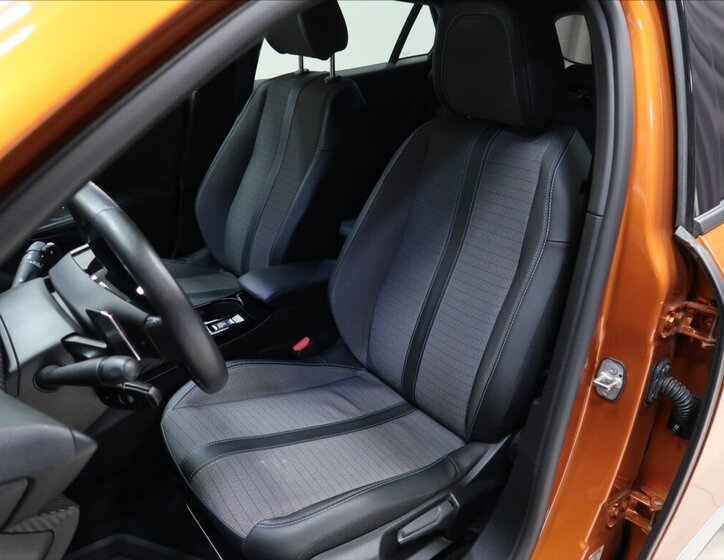 Peugeot 2008 Hatchback 1,2 l 96 kw