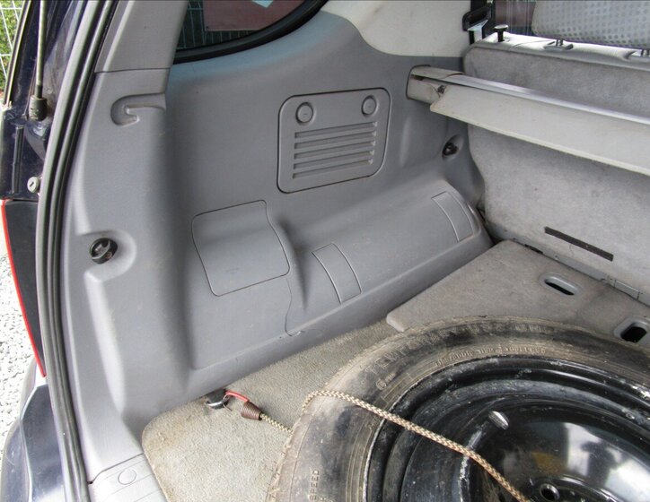 Mercedes-Benz Třídy M Kombi 2,7 l 120 kw