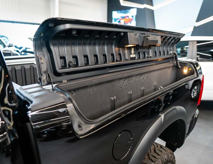 Dodge RAM Pick-up 6,4 l 306 kw