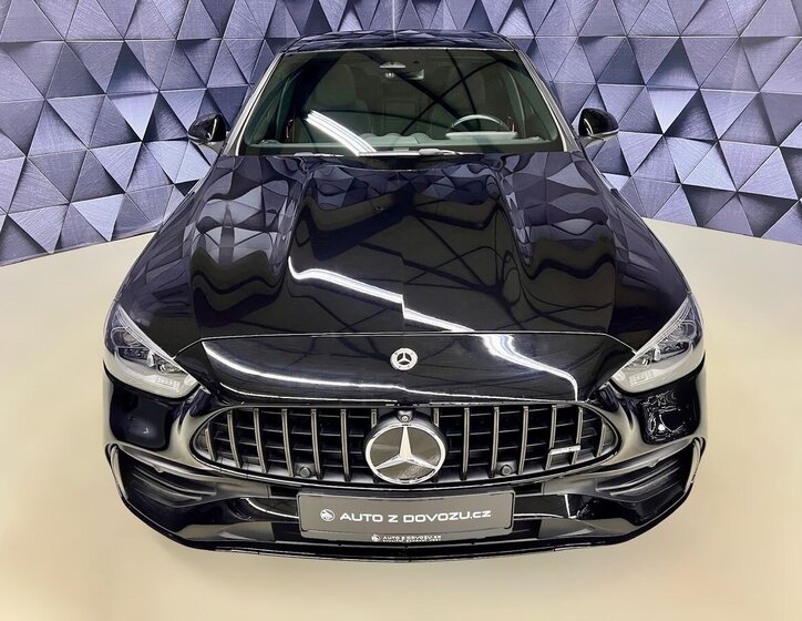 Mercedes-Benz Třídy C Sedan 2,0 l 190 kw