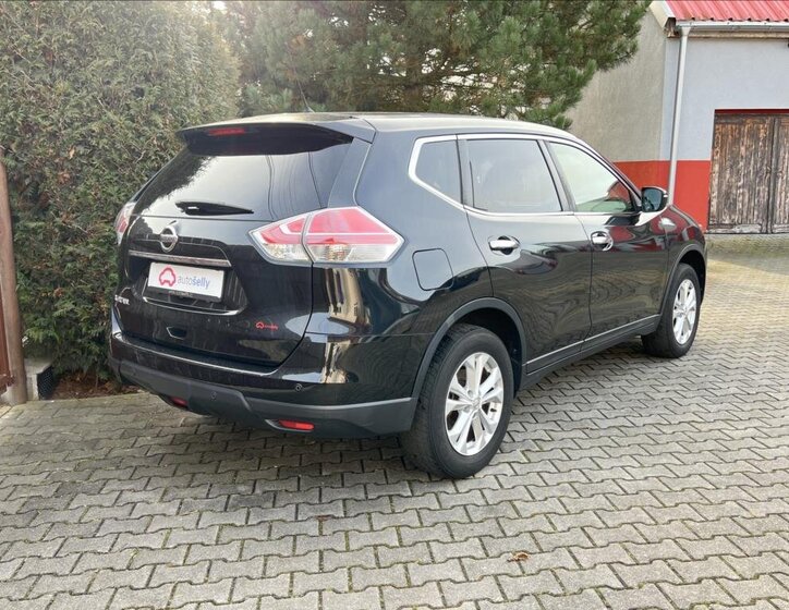 Nissan X-Trail SUV 1,6 l 96 kw
