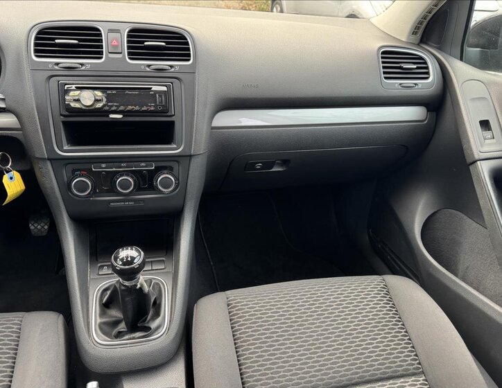 Volkswagen Golf Hatchback 1,6 l 77 kw