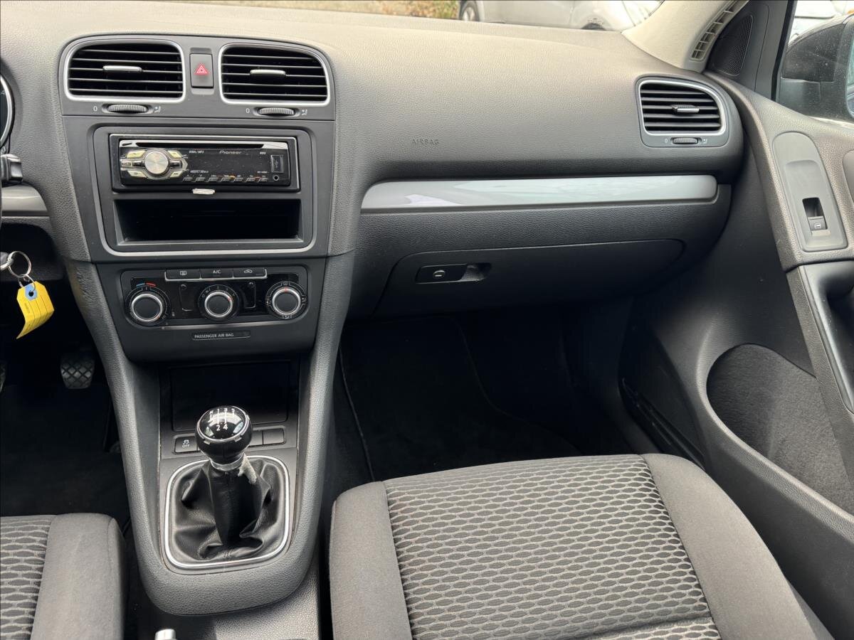 Volkswagen Golf Hatchback 1,6 l 77 kw