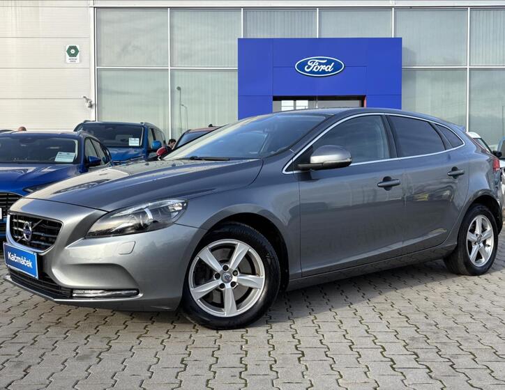 Volvo V40 1