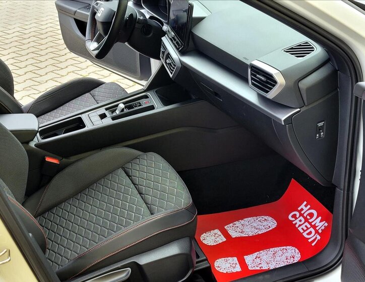 Seat Leon Hatchback 1,5 l 110 kw