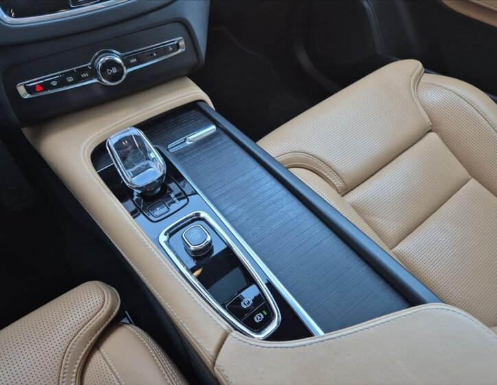 Volvo XC90 Ostatní 2,0 l 228 kw