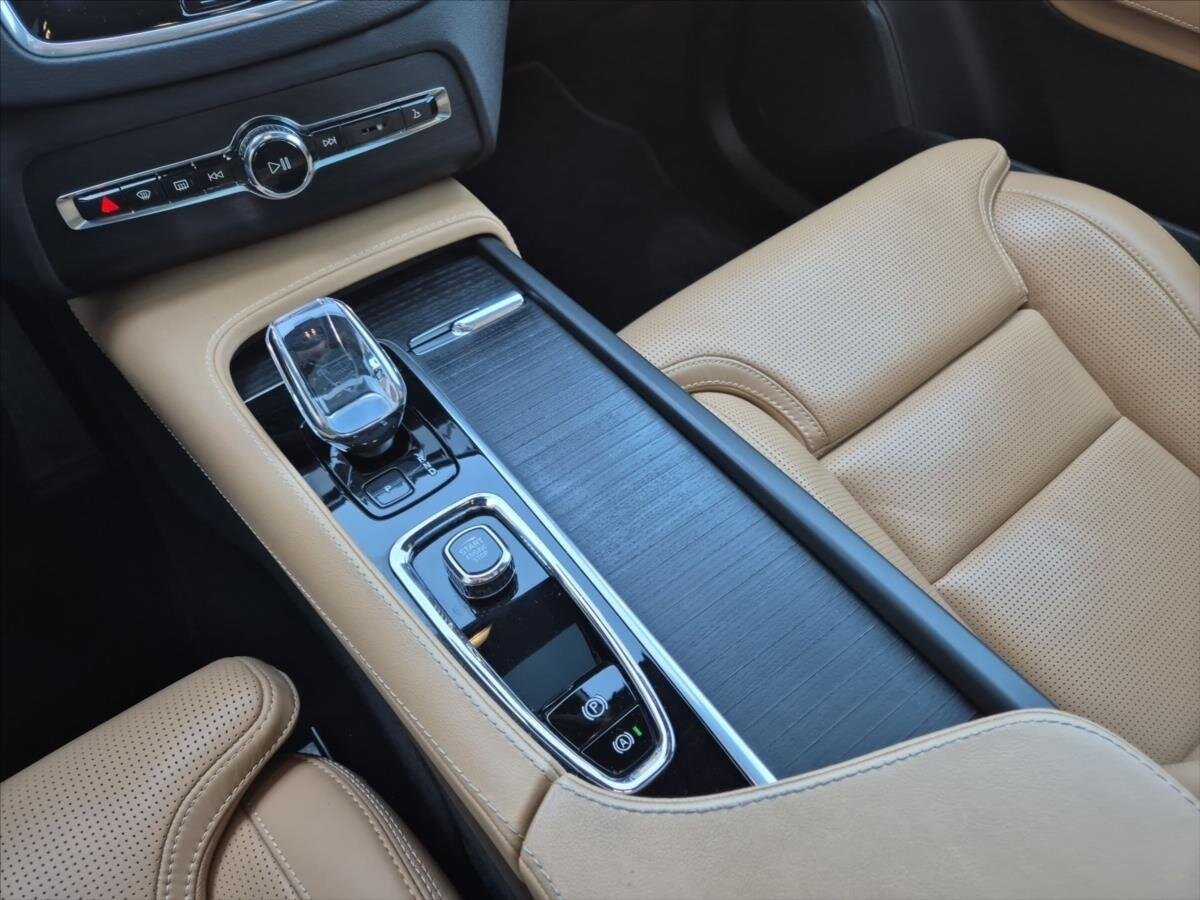Volvo XC90 Ostatní 2,0 l 228 kw