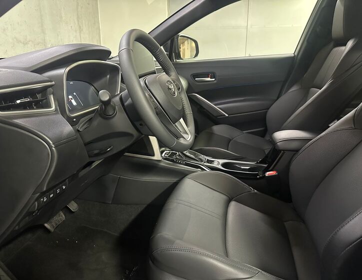 Toyota Corolla Cross 9