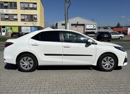 Toyota Corolla Sedan / Limuzína 1,6 l 97 kw