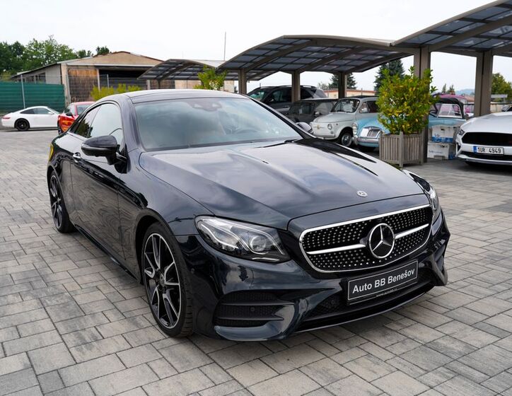 Mercedes-Benz Třídy E 8