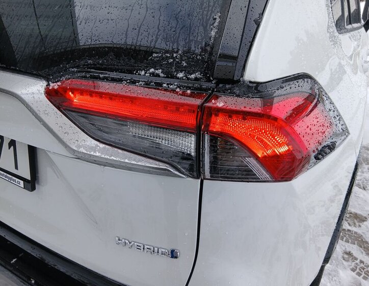 Toyota RAV4 SUV 2,5 l 131 kw