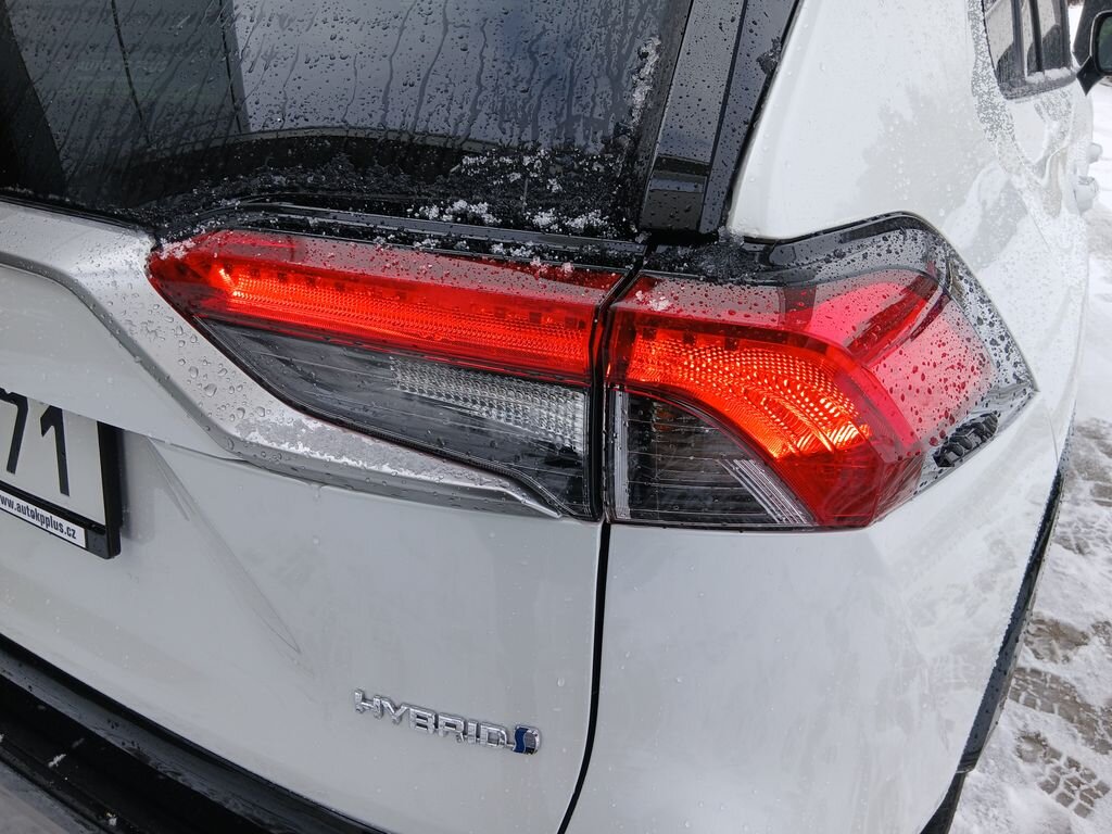 Toyota RAV4 SUV 2,5 l 131 kw