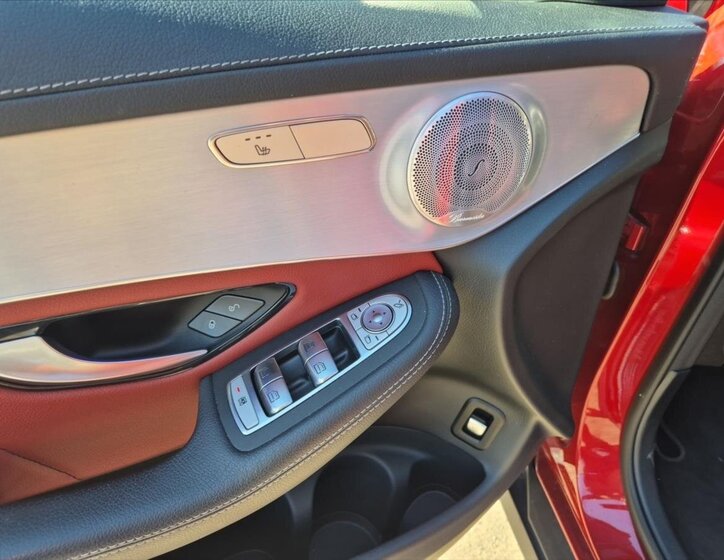 Mercedes-Benz GLC Hatchback 2,0 l 180 kw