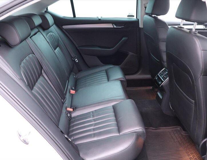 Škoda Superb Liftback 2,0 l 140 kw