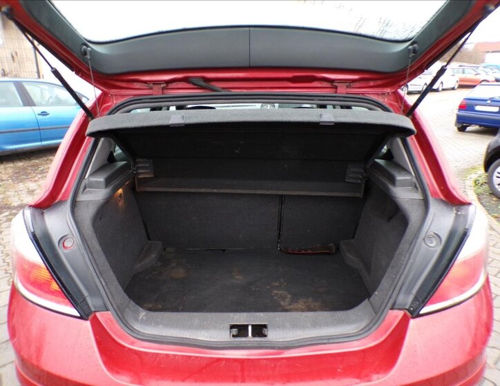 Opel Astra Hatchback 1,6 l 77 kw