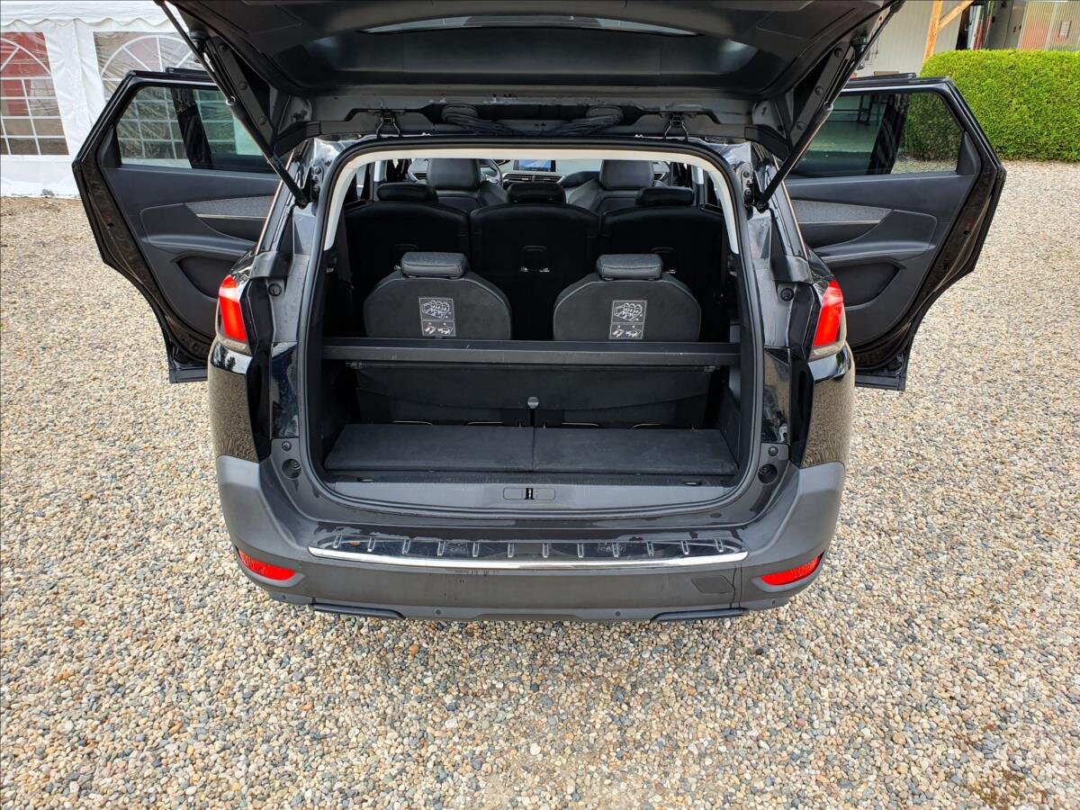 Peugeot 5008 SUV / Terénní 1,5 l 96 kw